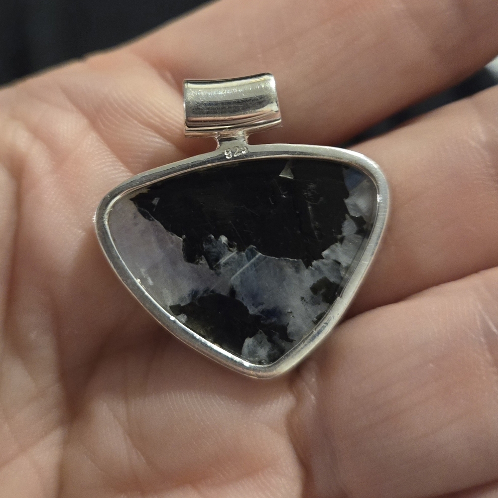 Moonstone and Quartz sterling silver pendant with Obsidian accent - Picture 9 of 9